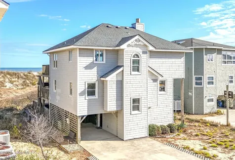 721 Crown Point Circle Corolla NC 27927