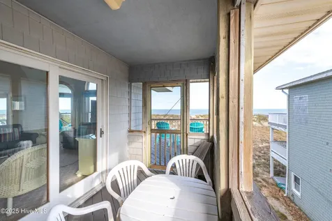 721 Crown Point Circle Corolla NC 27927