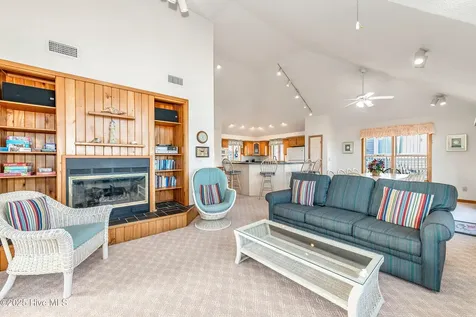 721 Crown Point Circle Corolla NC 27927