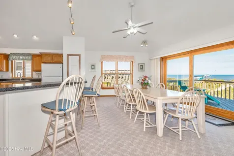 721 Crown Point Circle Corolla NC 27927