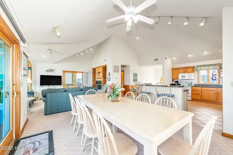 721 Crown Point Circle Corolla NC 27927