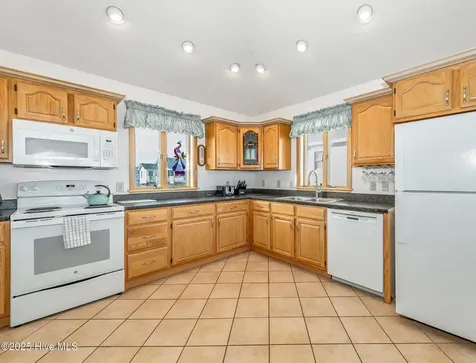 721 Crown Point Circle Corolla NC 27927