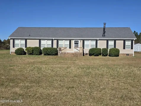 394 Bullard Pit Circle Autryville NC 28318