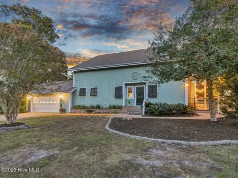 2001 Cordgrass Road Hampstead NC 28443