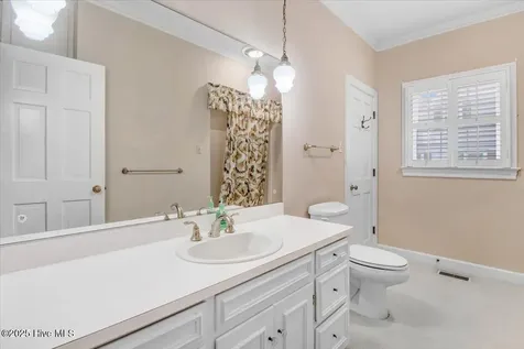 702 Hillcrest Drive Mount Olive NC 28365