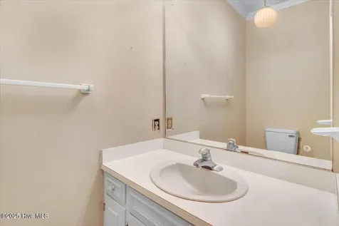 702 Hillcrest Drive Mount Olive NC 28365