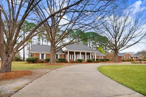 702 Hillcrest Drive Mount Olive NC 28365