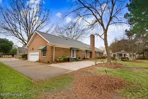 702 Hillcrest Drive Mount Olive NC 28365