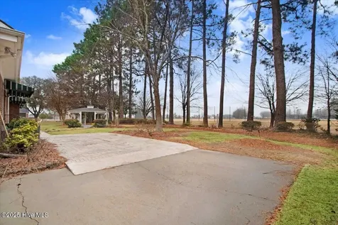 702 Hillcrest Drive Mount Olive NC 28365
