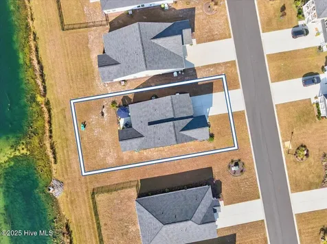 9200 Island Shore Avenue Calabash NC 28467