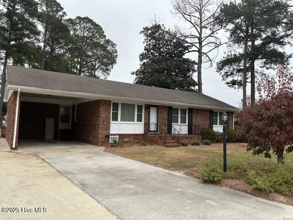 1729 Holly Ridge Road Kinston NC 28504