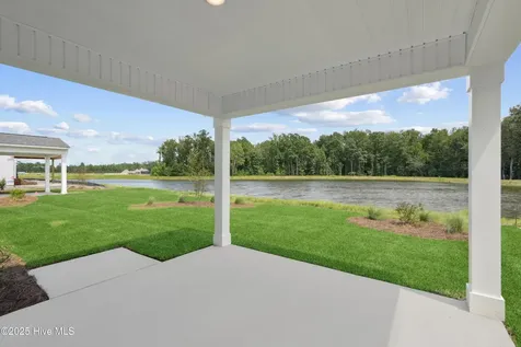 8 E Pioneer Way Hampstead NC 28443