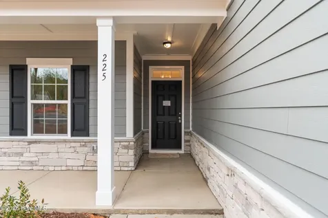 225 Telluride Court Aberdeen NC 28315