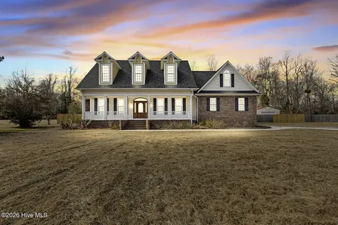 237 Country Squire Lane Jacksonville NC 28540