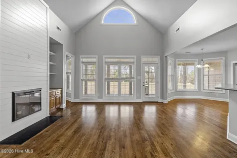 237 Country Squire Lane Jacksonville NC 28540