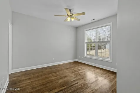 237 Country Squire Lane Jacksonville NC 28540