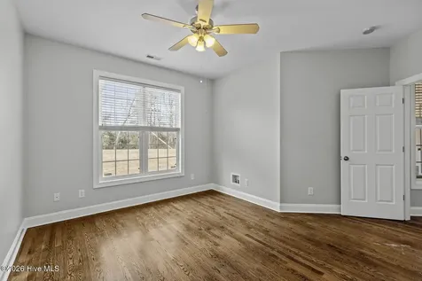 237 Country Squire Lane Jacksonville NC 28540