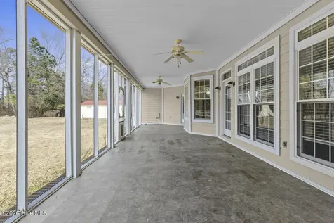 237 Country Squire Lane Jacksonville NC 28540