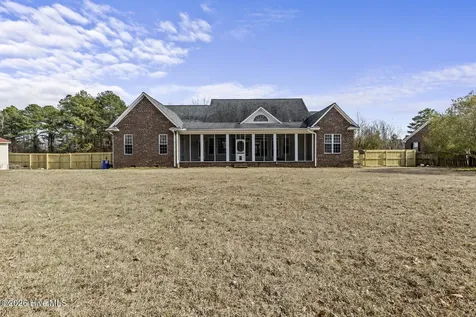 237 Country Squire Lane Jacksonville NC 28540