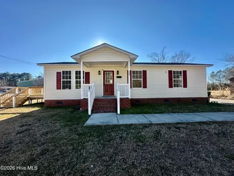 809 1st Street E Ahoskie NC 27910