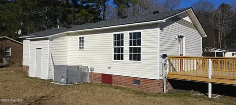 809 1st Street E Ahoskie NC 27910