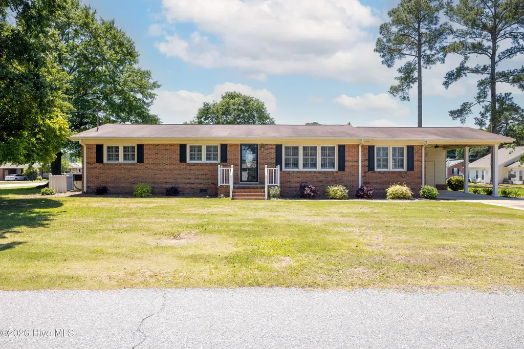 402 Willow Road Clinton NC 28328