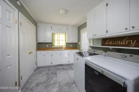 402 Willow Road Clinton NC 28328