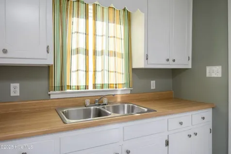 402 Willow Road Clinton NC 28328