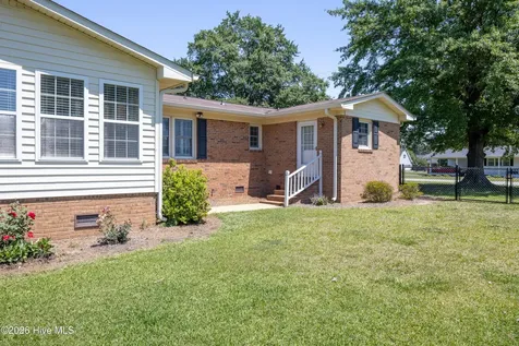 402 Willow Road Clinton NC 28328