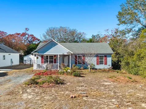 161 NE 7th Street Oak Island NC 28465