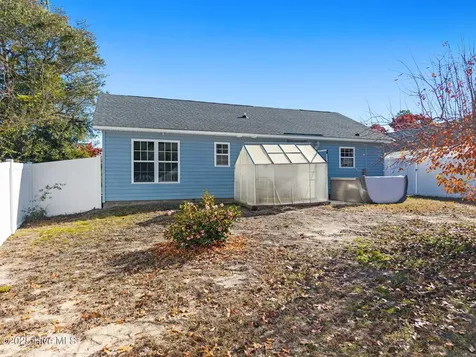 161 NE 7th Street Oak Island NC 28465