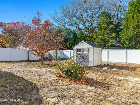 161 NE 7th Street Oak Island NC 28465