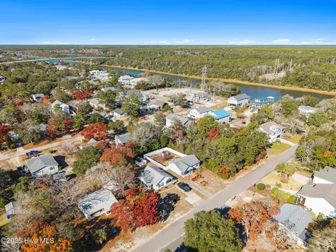 161 NE 7th Street Oak Island NC 28465