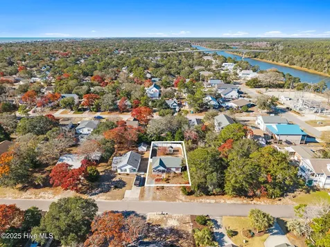 161 NE 7th Street Oak Island NC 28465