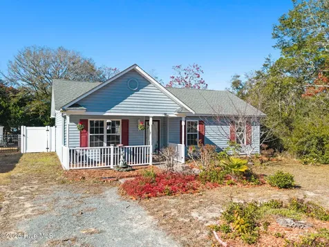 161 NE 7th Street Oak Island NC 28465