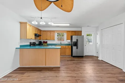 161 NE 7th Street Oak Island NC 28465