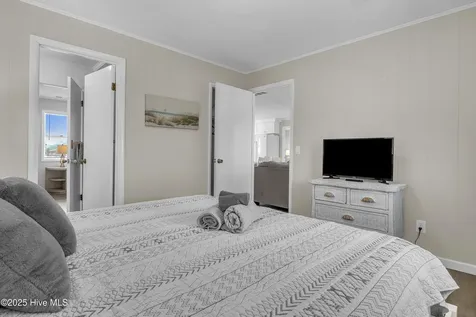 161 High Point Street Holden Beach NC 28462