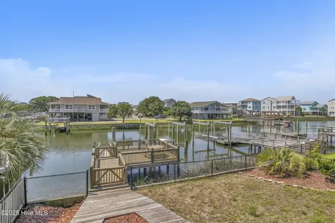 161 High Point Street Holden Beach NC 28462