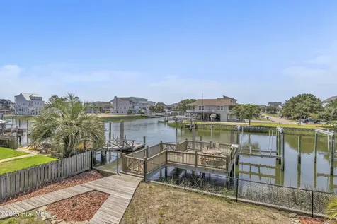 161 High Point Street Holden Beach NC 28462