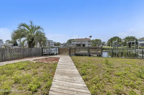 161 High Point Street Holden Beach NC 28462
