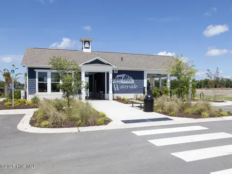 136 N Grassland Road Surf City NC 28445