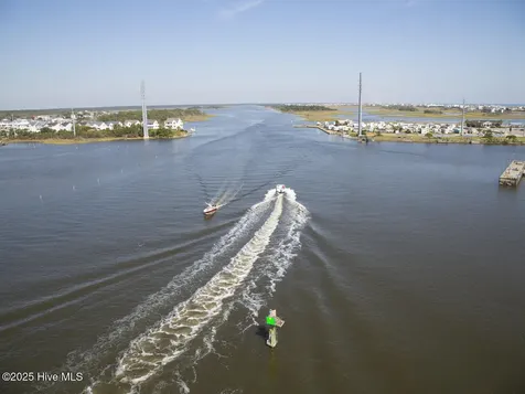 136 N Grassland Road Surf City NC 28445