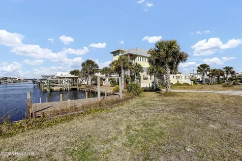 6015 6th Street Surf City NC 28445