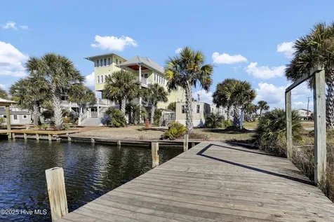 6015 6th Street Surf City NC 28445
