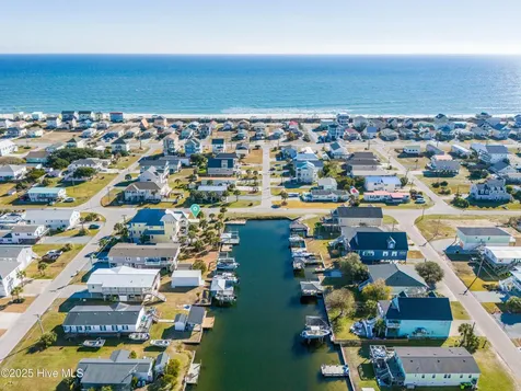6015 6th Street Surf City NC 28445