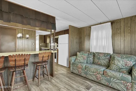 6015 6th Street Surf City NC 28445