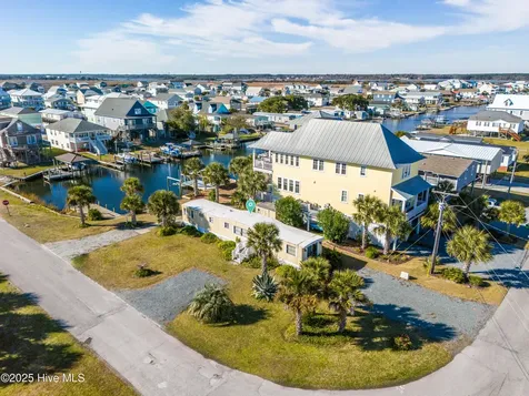 6015 6th Street Surf City NC 28445