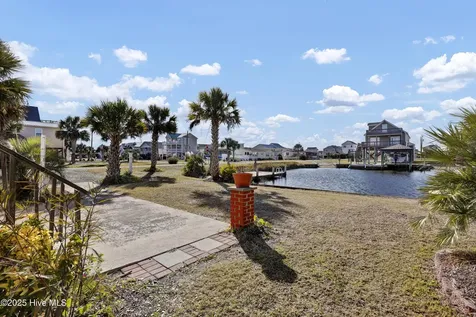 6015 6th Street Surf City NC 28445