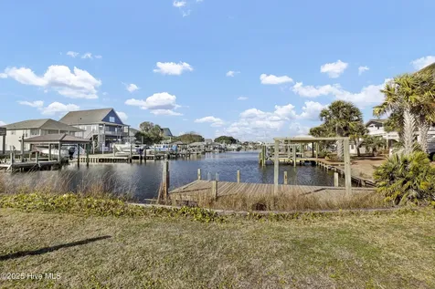 6015 6th Street Surf City NC 28445