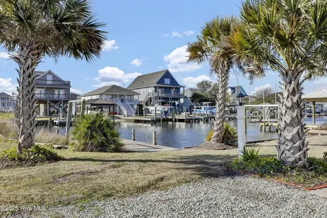 6015 6th Street Surf City NC 28445